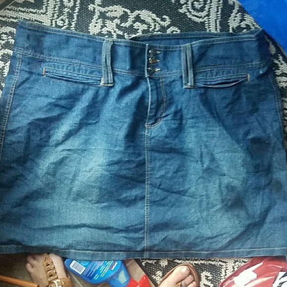 Shirt - Picture 2 of 2